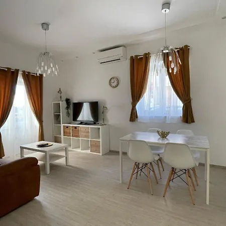 Gold Blanc Luxury Pula