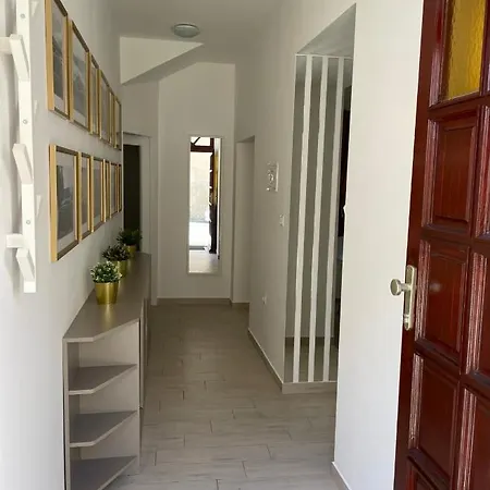 Gold Blanc Luxury Pula