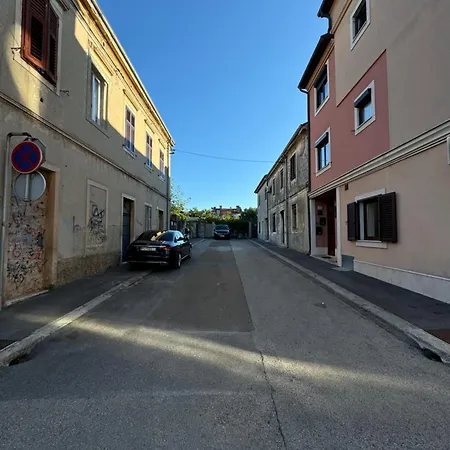 Gold Blanc Luxury Pula